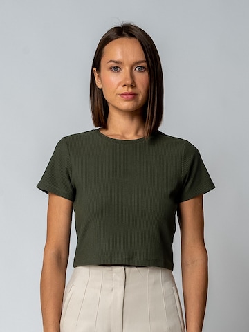 GORG Shirt 'Geripptes Cropped T-Shirt' in Bruin
