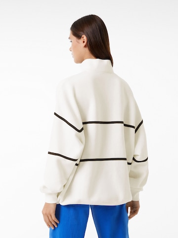 Bershka Sweatshirt in Beige