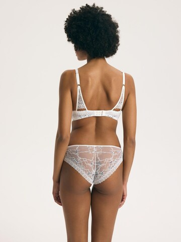 Panty 'Slip Mary, florale Spitze, transparent, mit Baumwollzwickel' di ESOTIQ in beige