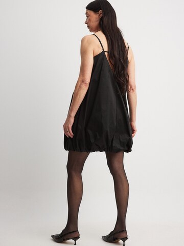NA-KD Kleid in Schwarz