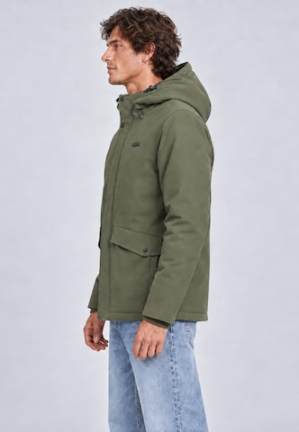 Geacă de primăvară-toamnă 'Shellis' de la Ragwear pe verde
