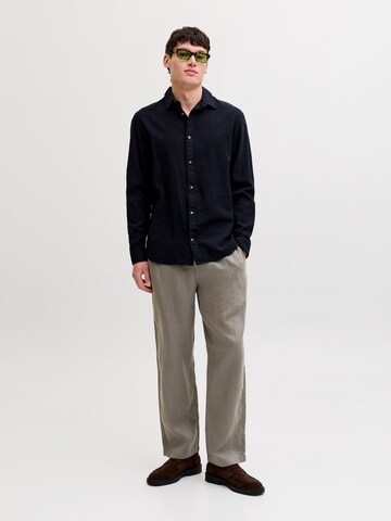 zaļš JACK & JONES Vaļīgs piegriezums Čino bikses 'JPSTKARL JJLAWRENCE'