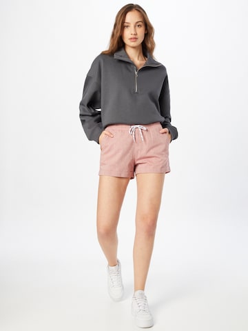 Iriedaily Regular Shorts in Rot