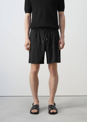 MANGO MAN Regular Shorts 'Vitos' in Schwarz: Vorderseite