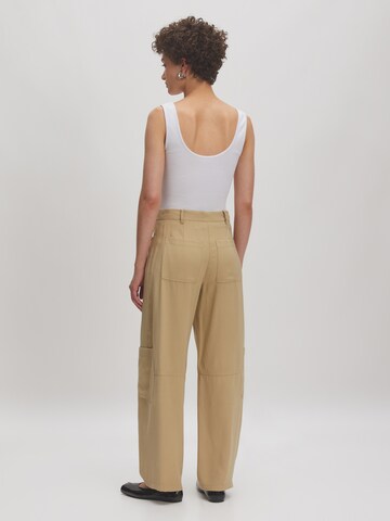 Loosefit Pantaloni 'Regina' di EDITED in verde