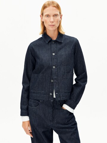 Veste mi-saison ARMEDANGELS en bleu : devant