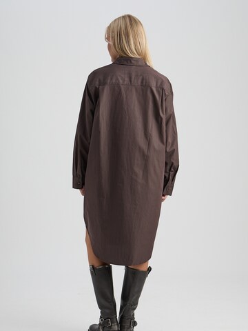 minus - Vestido 'Lucie' en marrón