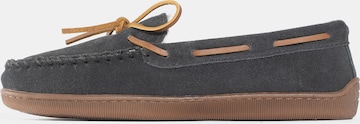 Minnetonka - Mocasines 'Pileline' en gris: frente