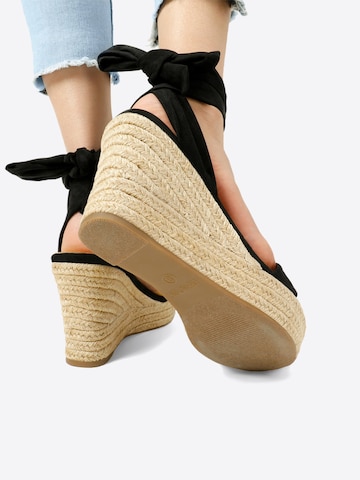 Dream Pairs Sandals in Black