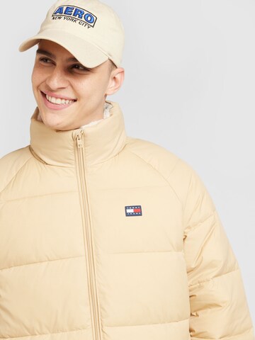 Tommy Jeans Зимняя куртка в Бежевый