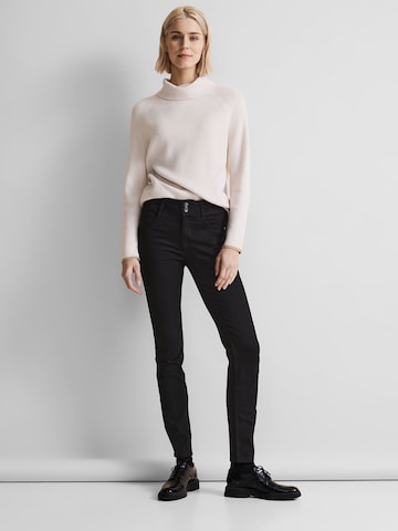 STREET ONE Slimfit Jeans 'York' in Zwart