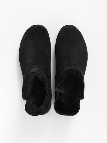 VITAFORM Stiefelette in Schwarz