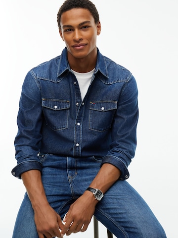 Tommy Jeans Regular fit Button Up Shirt in Blue