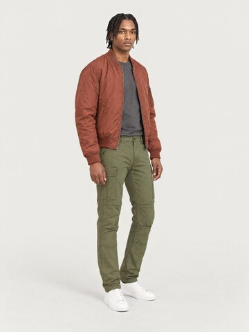 yazubi Regular Cargo Pants 'Jayden' in Green