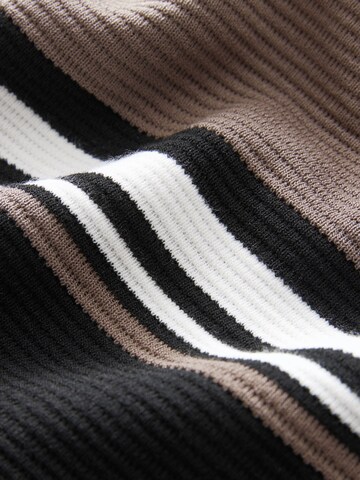 T-Shirt Next en noir