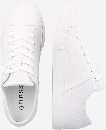 GUESS Låg sneaker 'PRANZE' i vit