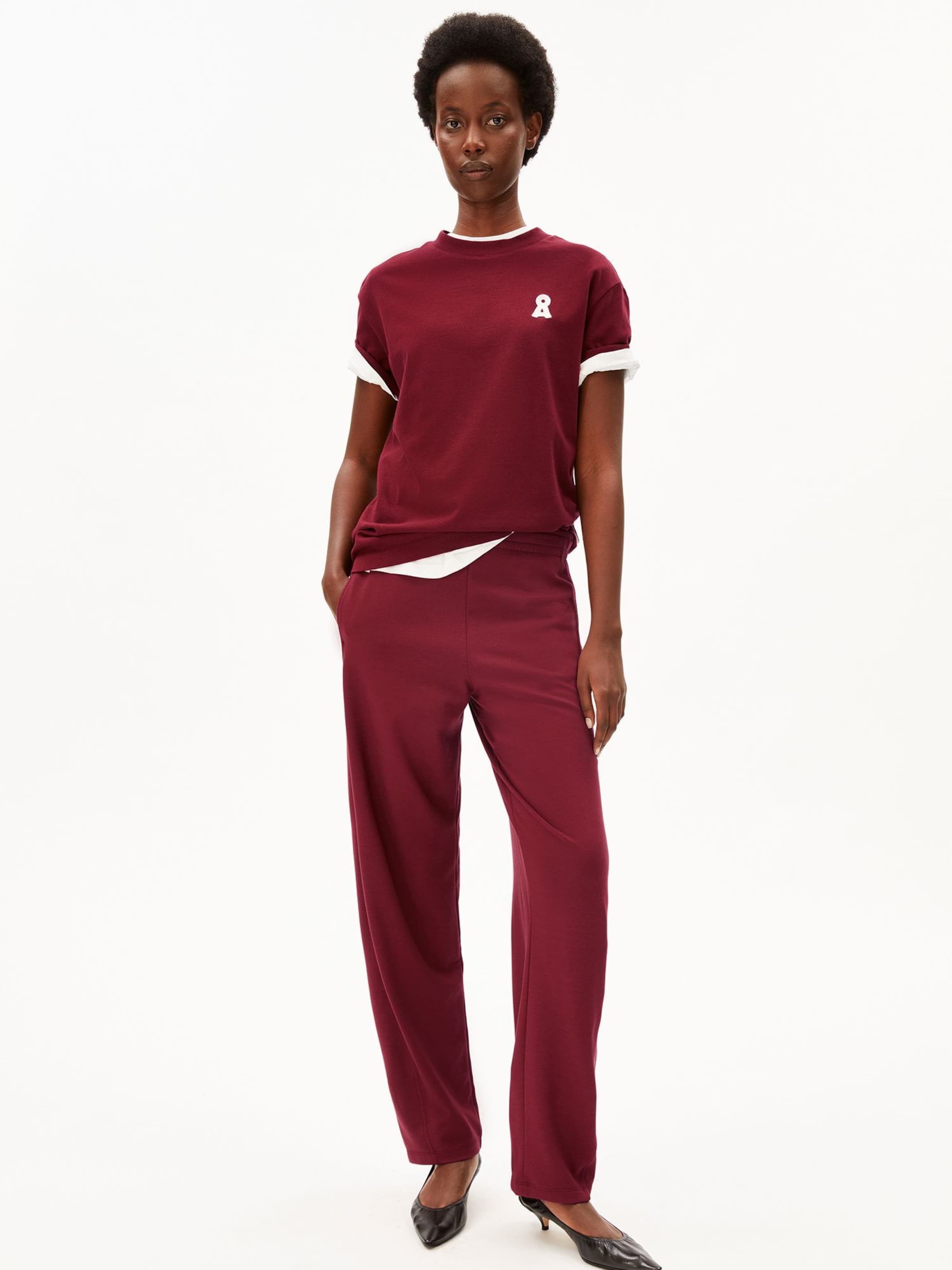 Barrel Pantalon ARMEDANGELS en rouge : devant