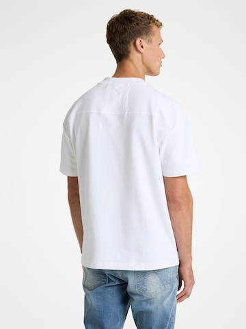 T-Shirt 'Pato' CHASIN' en blanc