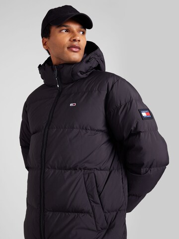 Tommy Jeans Jacke 'ESSENTIAL' in Schwarz