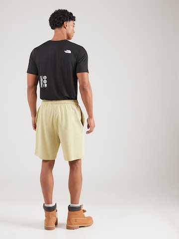 Loosefit Pantaloni 'ESSENTIAL' di THE NORTH FACE in verde