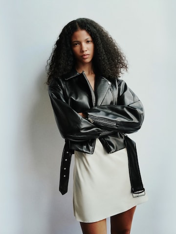Pull&Bear Jacke in Schwarz: Vorderseite
