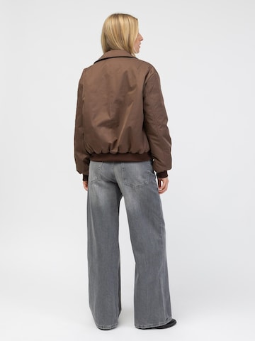 BROKE + SCHÖN Übergangsjacke in Braun