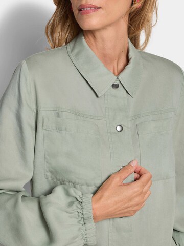 Goldner Jacke in Grün