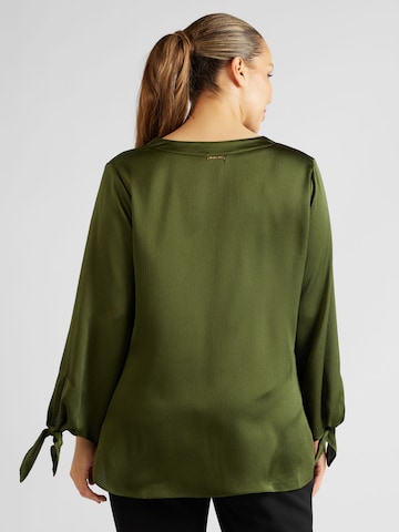 Michael Kors Plus - Blusa em verde