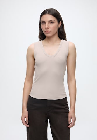 GAP Top in Grey: front
