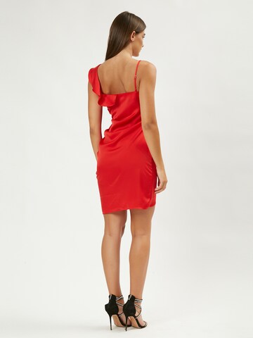 Influencer Cocktail dress in Red