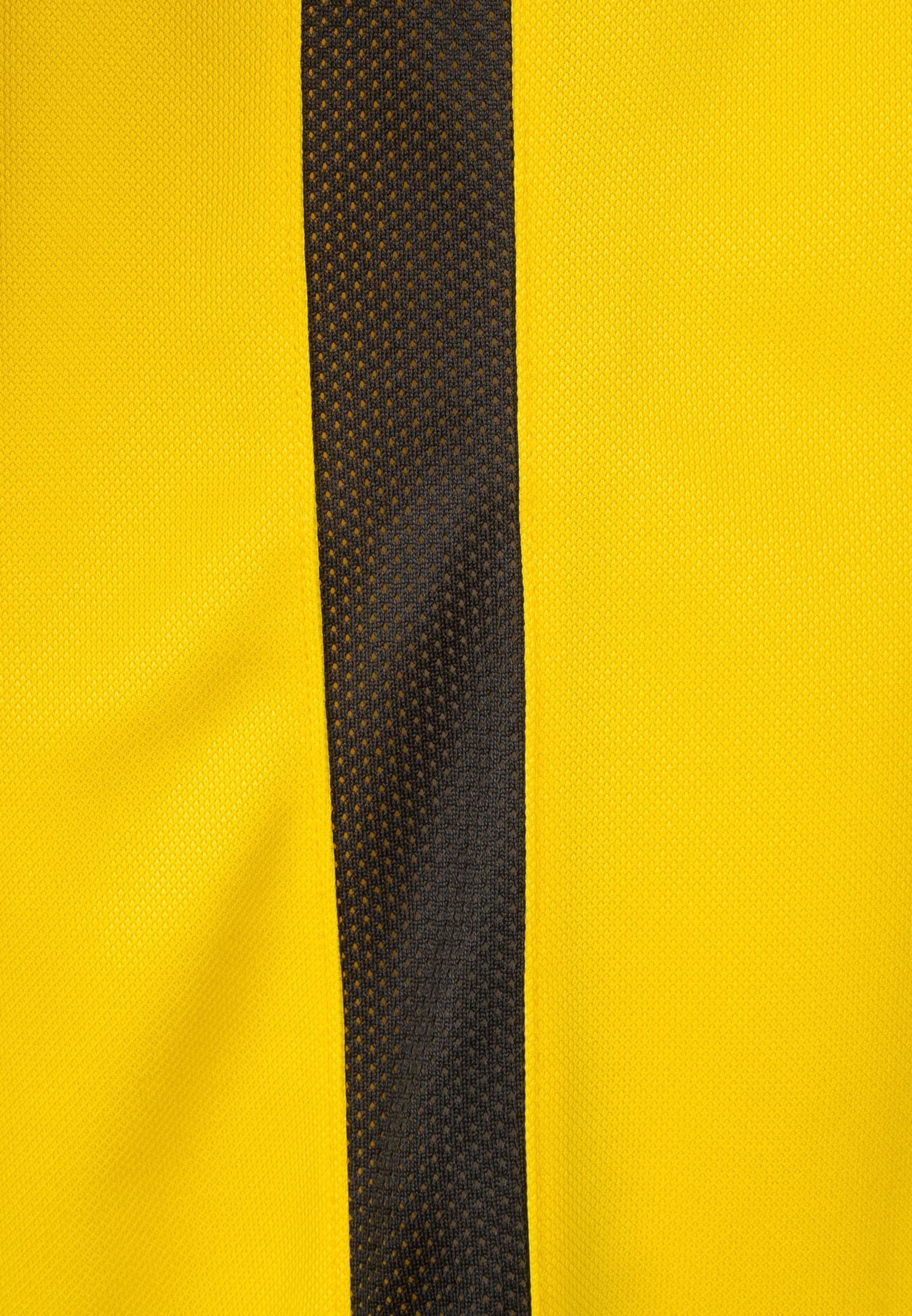 NIKE Performance shirt in Yellow