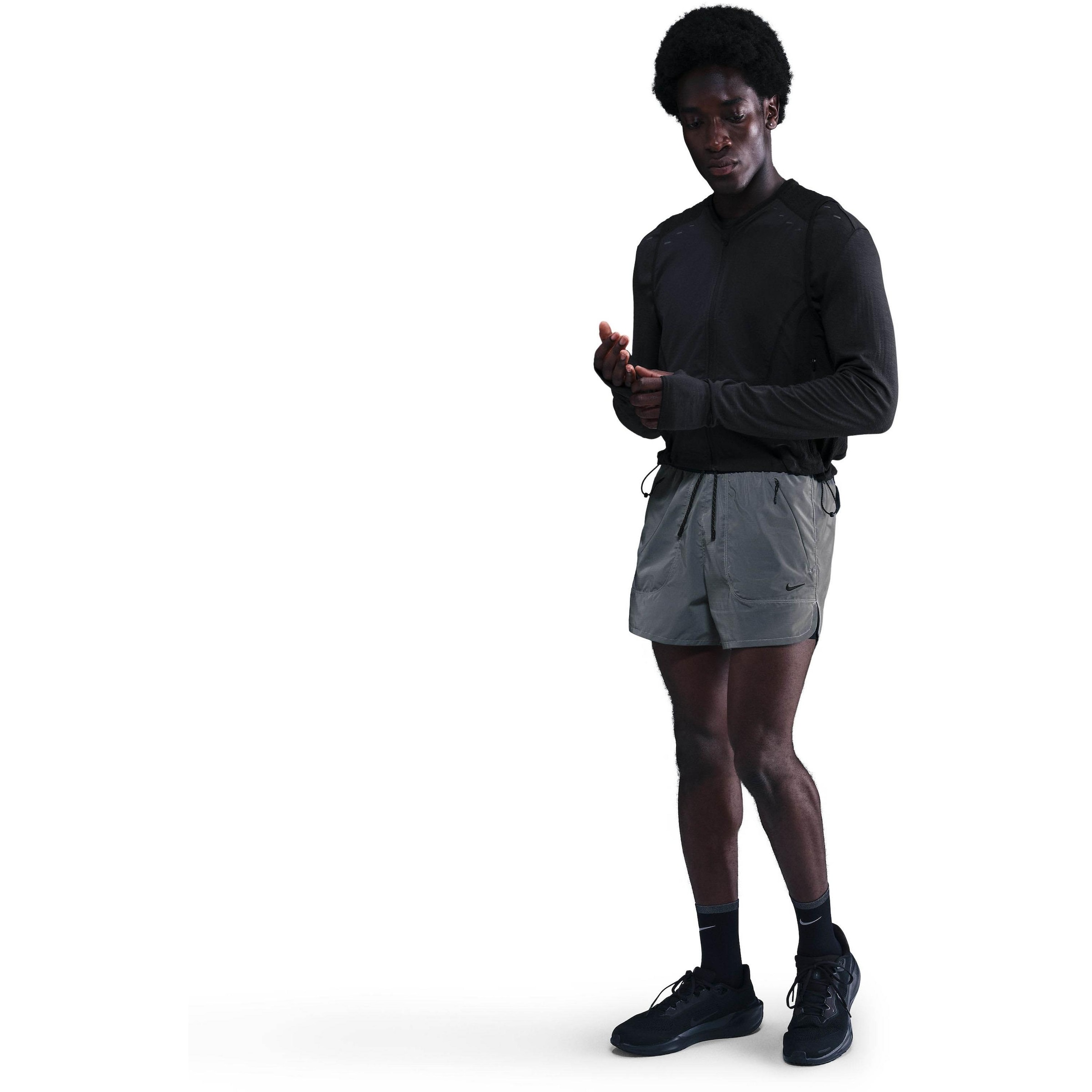 NIKE Regular Sportshorts 'REFLECT' in Grau