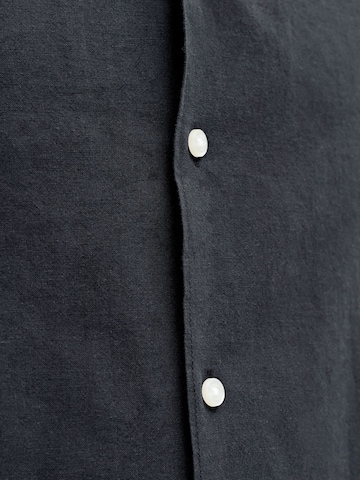 Fit confort Chemise 'JJEBreeze' Jack & Jones Plus en noir