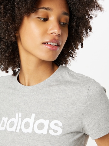 ADIDAS SPORTSWEAR - Camisa funcionais 'Essentials  Logo' em cinzento