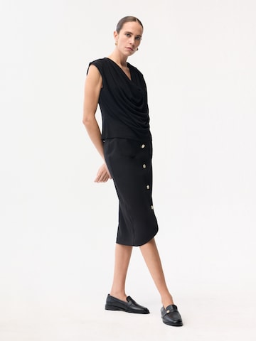 adl Blouse in Black