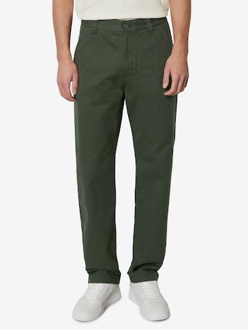 Marc O'Polo DENIM - regular Pantalón chino en verde: frente