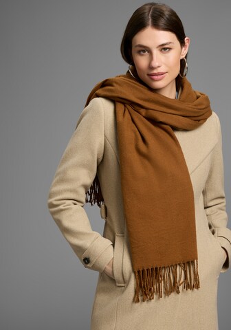 LAURA SCOTT Wrap in Brown: front