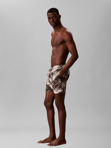 Calvin Klein Swimwear Regular Zwemshorts in Bruin