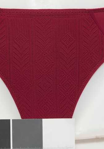 String di s.Oliver in rosso