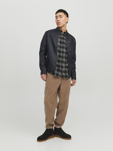 JACK & JONES - Ajuste regular Chaqueta de entretiempo 'JCORocky' en negro
