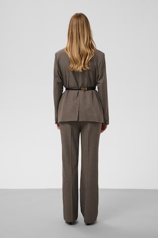 SOAKED IN LUXURY Skinny Broek in Bruin