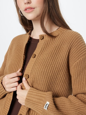 LEVI'S ® Strickjacke 'Cat Cardigan' in Braun