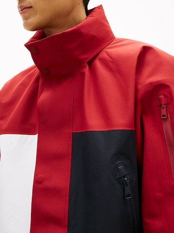 Veste mi-saison TOMMY HILFIGER en rouge
