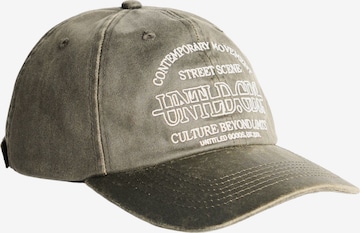 Bershka Lippalakki värissä harmaa: etupuoli