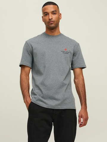 R.D.D. ROYAL DENIM DIVISION T-shirt 'Eddy' i grå: framsida