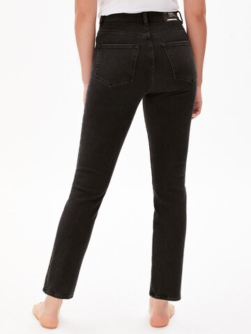 ARMEDANGELS Slimfit Jeans 'LEJAA' in Zwart