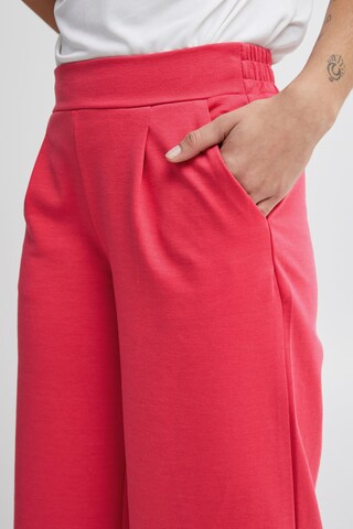Wide leg Pantaloni con pieghe 'KATE' di ICHI in rosso