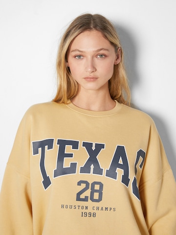 Bershka Sweatshirt in Geel