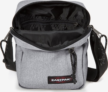 EASTPAK Taška přes rameno 'The One' – šedá