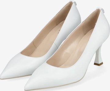 Nero Giardini Pumps in White